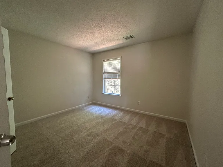 180 Sessingham Ln — Photo 38