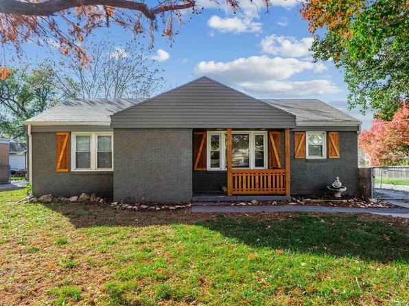 865 N El Paso Dr, Derby, KS 67037
