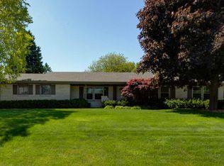 5444 Whirlaway Ln, Racine, WI 53402