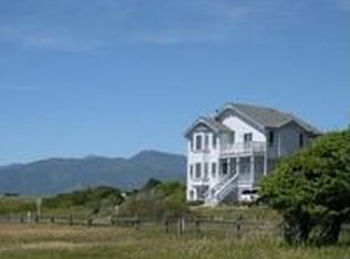 584 Lower Pacific Dr, Whitethorn, CA 95589