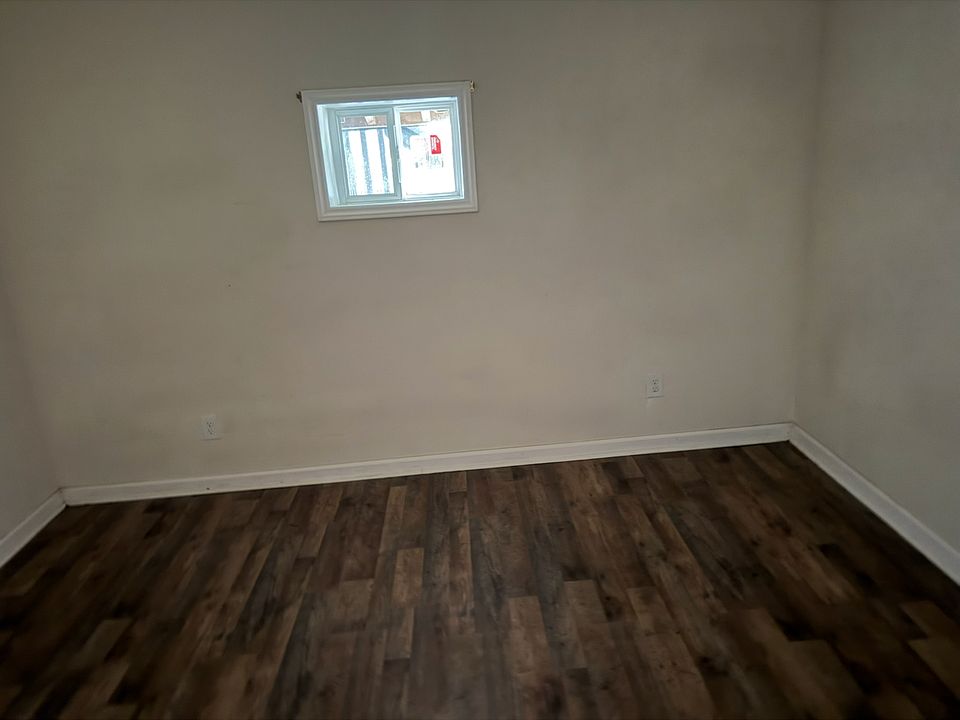 2nd image of 504 Arey Ave #E