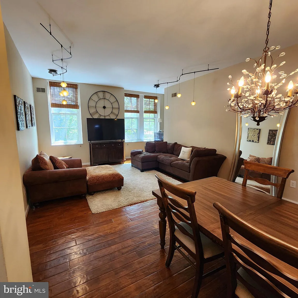 1023 Clinton St #204 photo 1