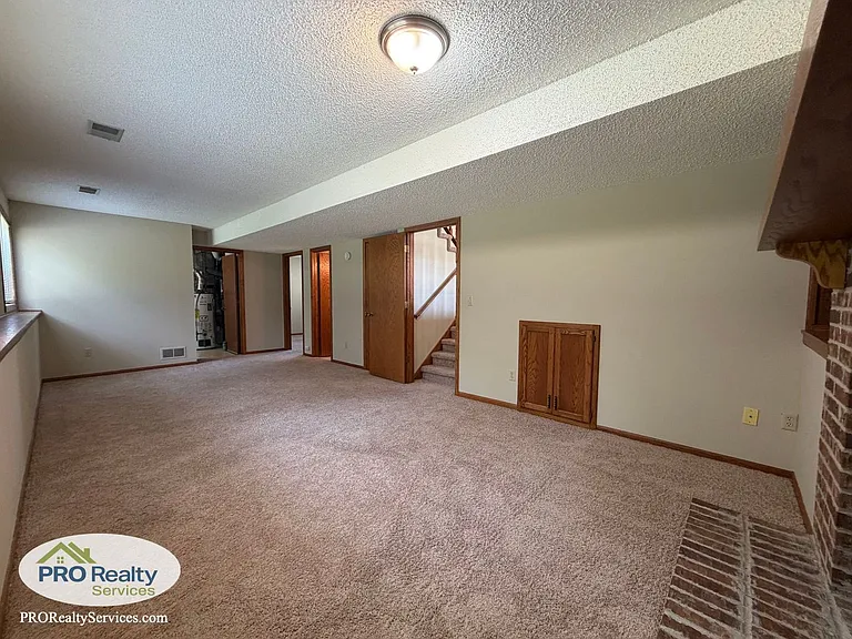 5642 Royal Oaks Dr — Photo 15