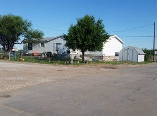 803 W Lalande Ave, Sublette, KS 67877