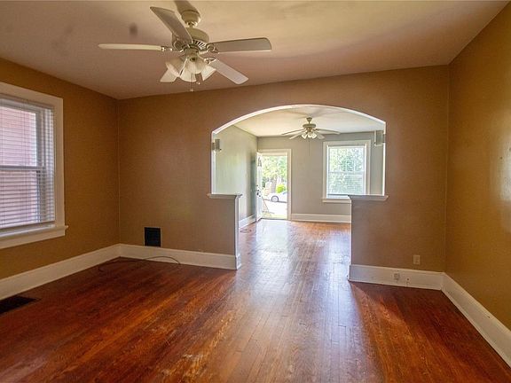 3rd image of 3927 Tholozan Ave #1W