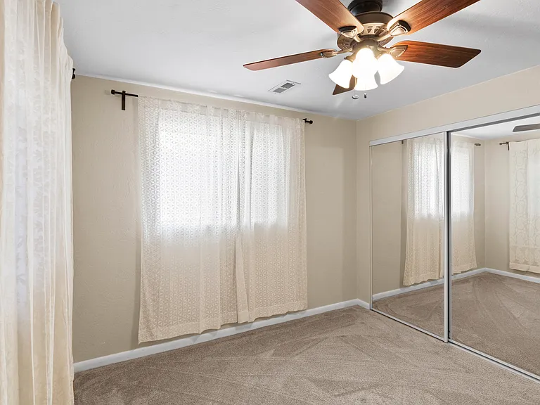 1910 E Southbridge Way — Photo 17