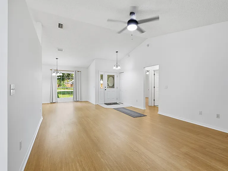 341 Shamrock Rd — Photo 16