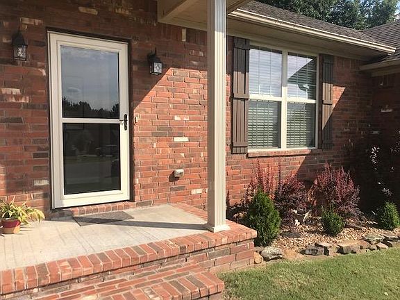 2nd image of 414 Thornwood Ln