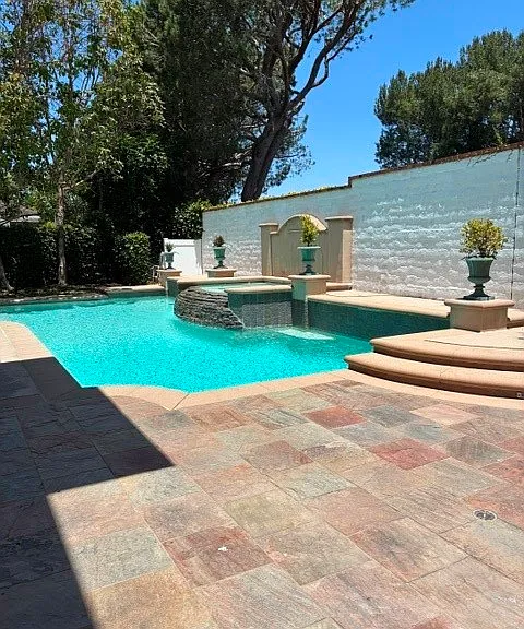 32 Gleneagles Dr — Photo 7