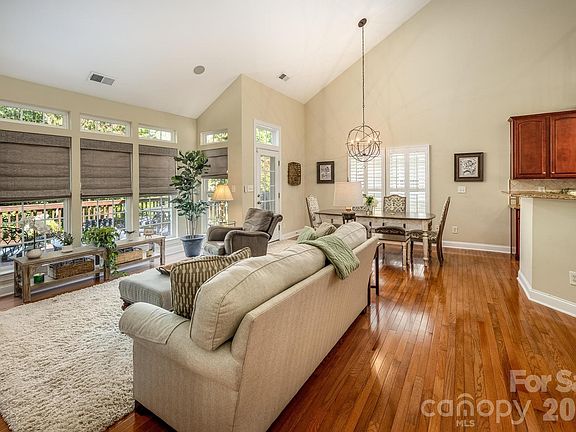 5th image of 10211 Linksland Dr