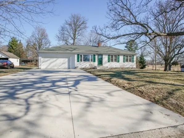 120 E Washington St, Cedarville, IL 61032