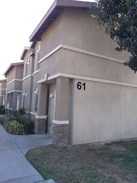 600-61 E Hosking Ave — Photo 1