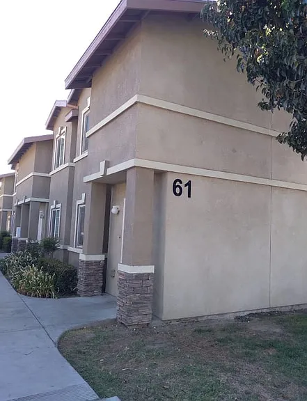 600-61 E Hosking Ave — Photo 1
