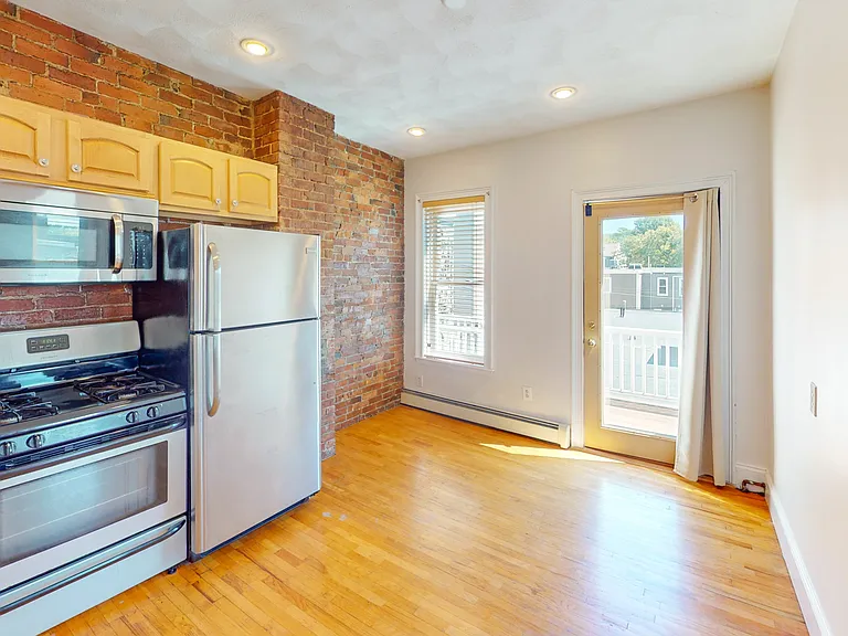 1 Henderson Ave #2 — Photo 2