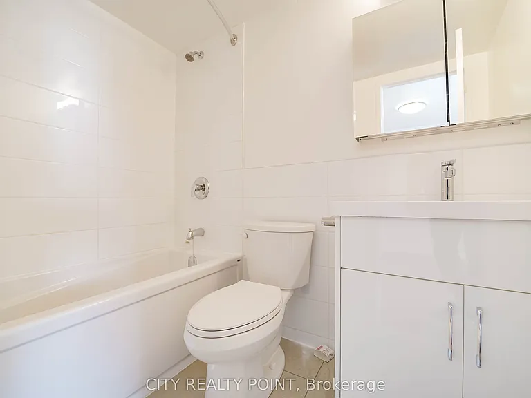 6200 Bathurst St #310 — Photo 17