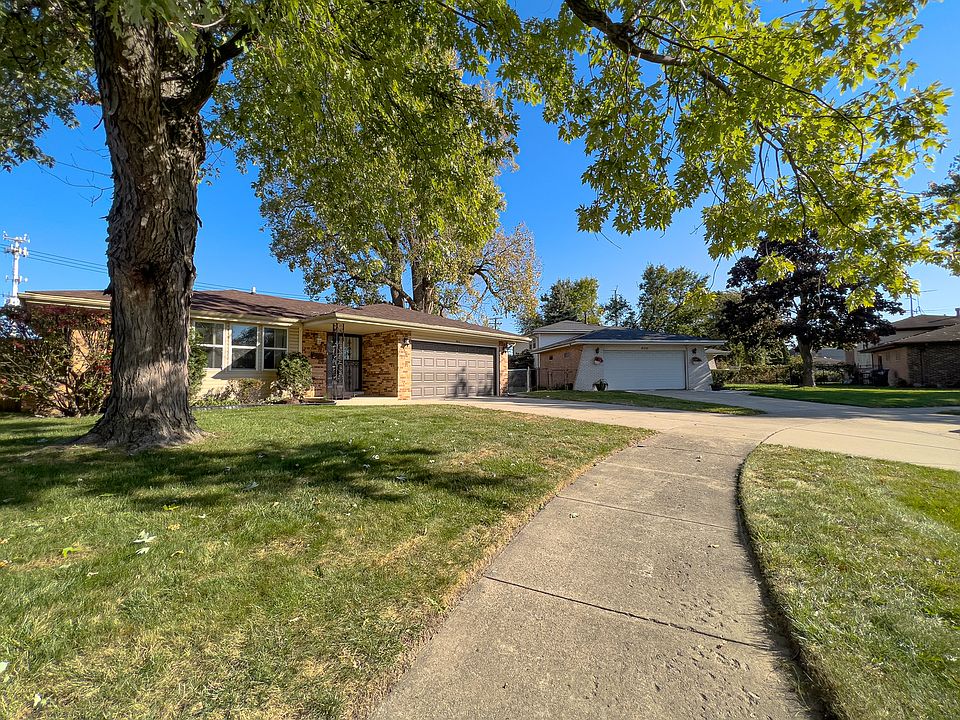 1st image of 860 E 150th Pl
