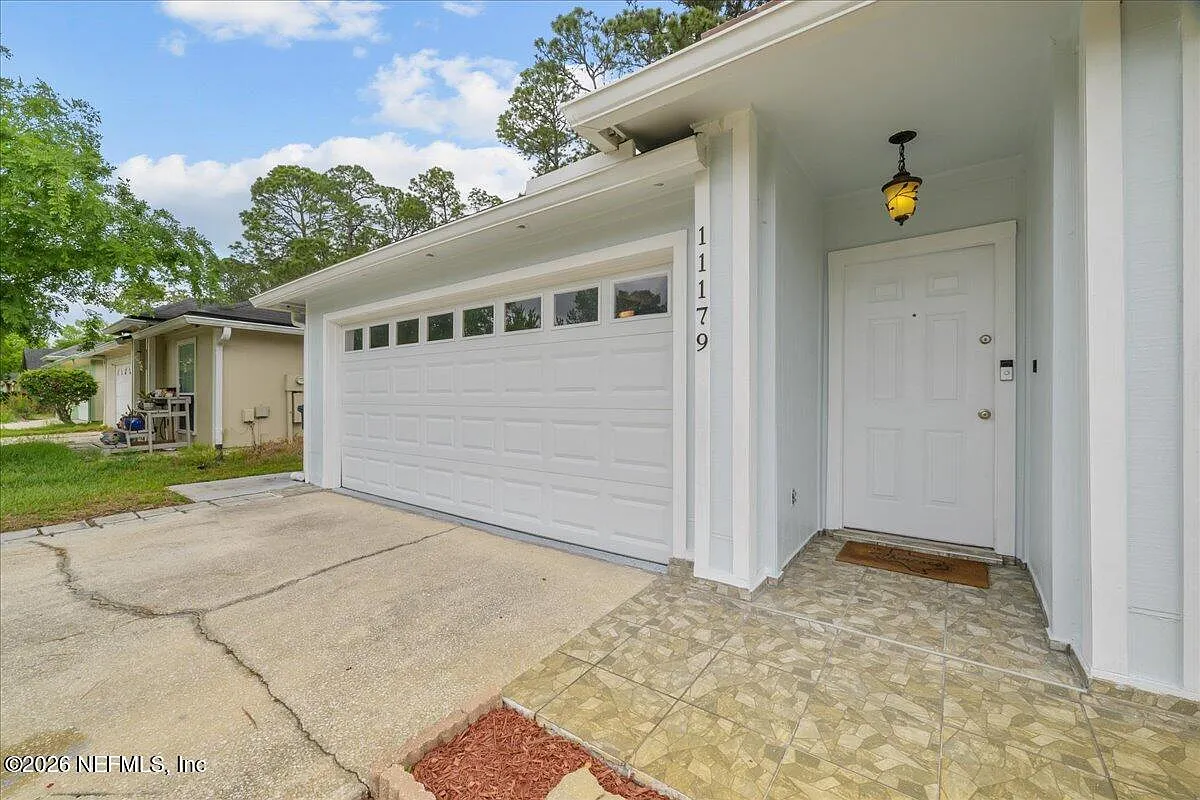 3 bed, 2.0 bath, 1267 sqft, $2,350 — Photo 4