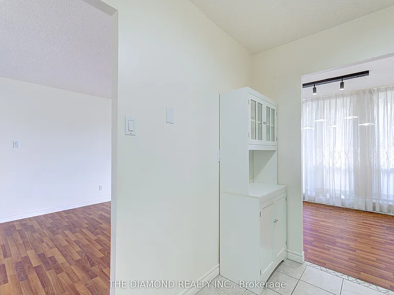 40 Sunrise Ave #301 — Photo 15