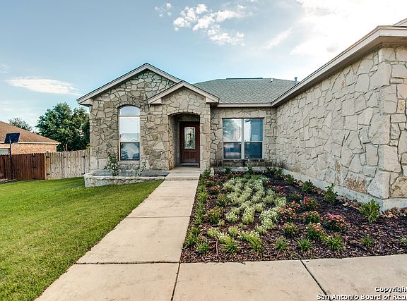 5th image of 106 Crestway
