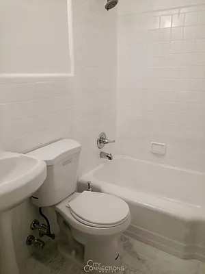 Rented by City Connections Realty | media 9