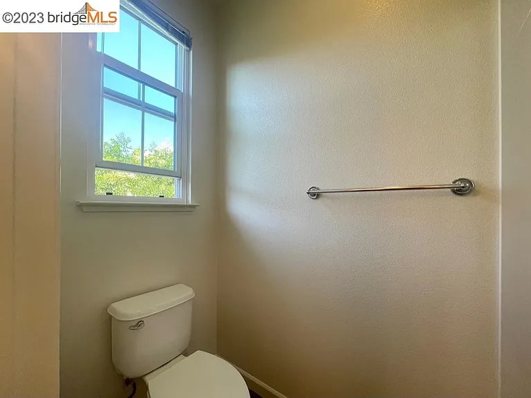 1026 Martin Luther King Dr — Photo 28
