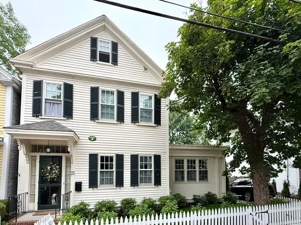 21 Church St, Dedham, MA 02026