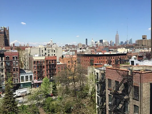 Rented by Royalty Living and Wave Real Estate LLC | media 35