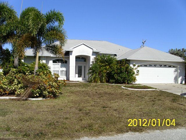 1st image of 2213 NE 3rd St