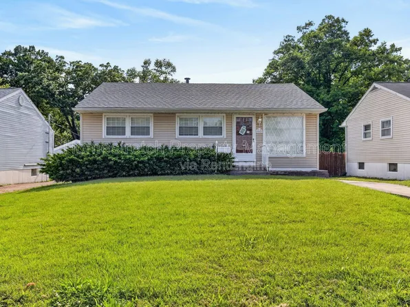 10527 Prestwick Dr, Saint Louis, MO 63137