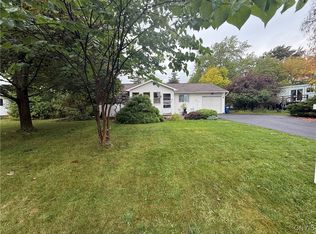 3 Farview Cir, Camillus, NY 13031