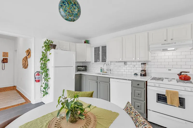 Available October 2026 - April 2027 - Asbury Park - 2BR - Parking & Utilities Included — Photo 3