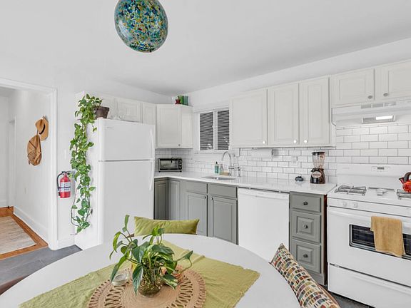 3rd image of 1409 Bangs Ave APT 1