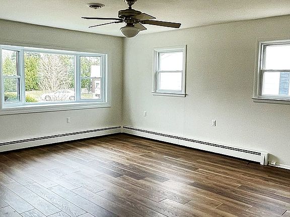 3rd image of 16 Acacia Row