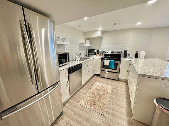 4th image of 2416 W 42nd St #Basement