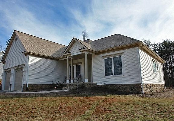 3rd image of 45 Stripers Ln