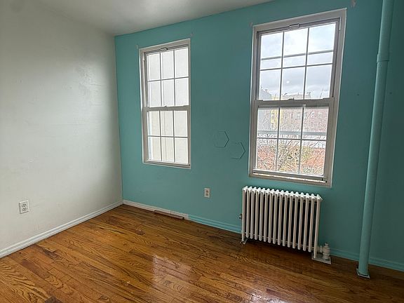 5th image of 213 N 5th St APT 3L