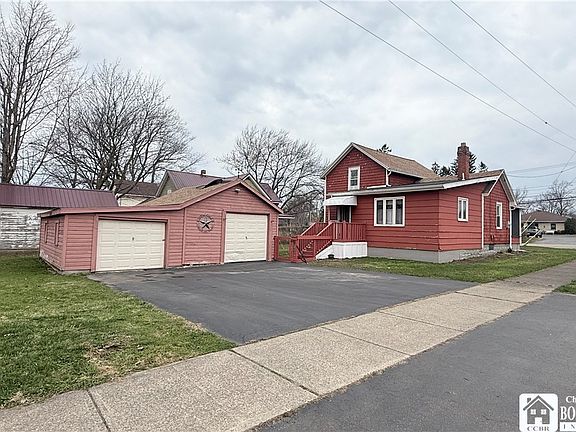 4th image of 261 Lake Shore Dr W