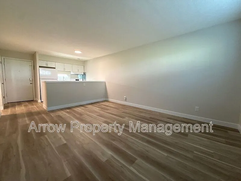 2 bed, 1.0 bath, 790 sqft, $795 — Photo 2