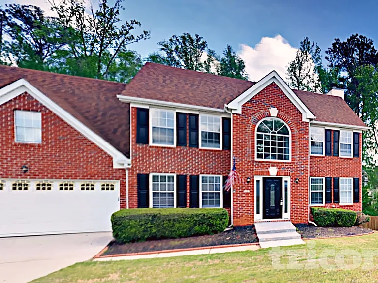 268 Lakeview Pl — Photo 3