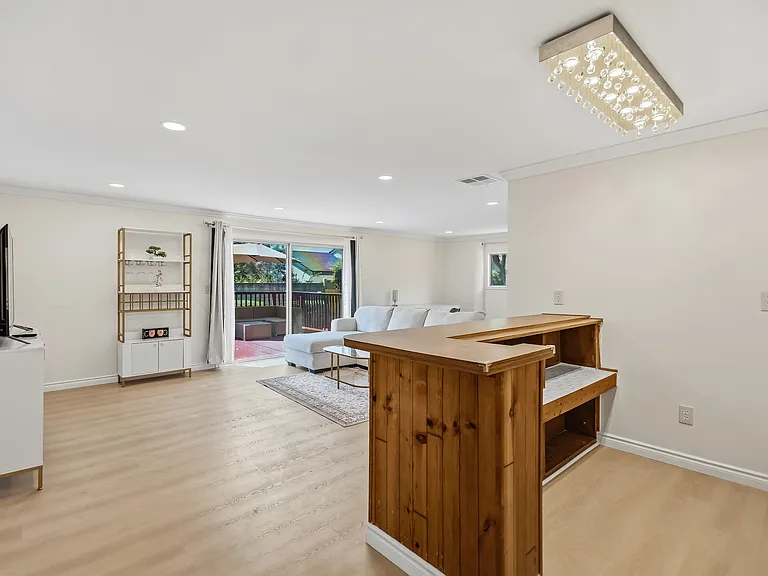 750 E Mountain View Ave — Photo 17