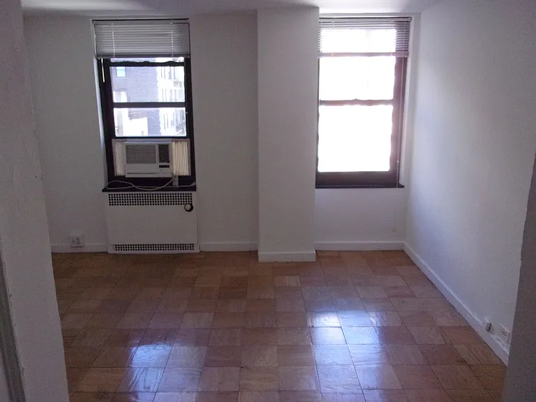 108 E 38th St #1101 — Photo 3