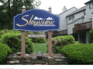 215 Skyview Dr, Cromwell, CT 06416