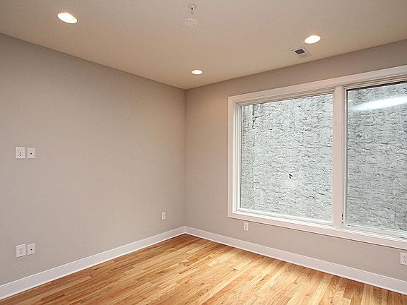 3rd image of 1600 South St