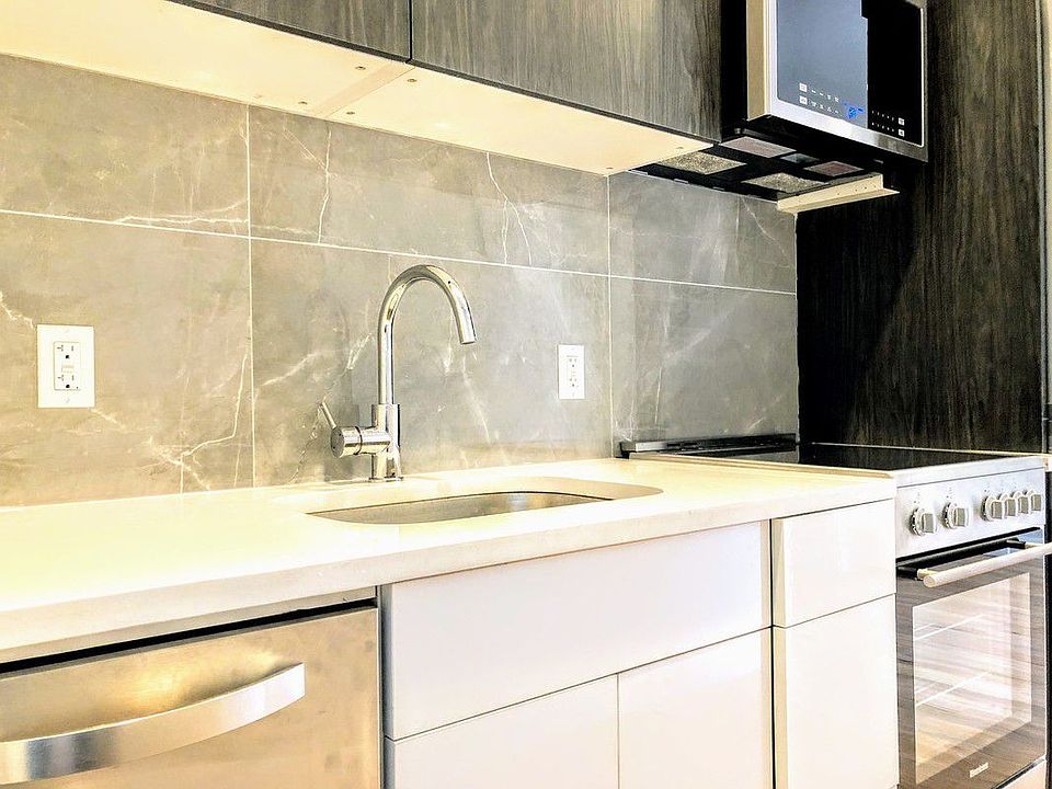 2nd image of 1575 Lexington Ave APT 25