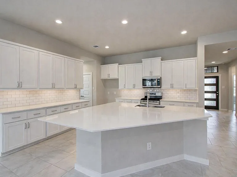 28511 Eli Eagle St — Photo 10
