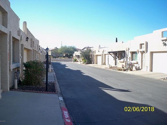 2nd image of 961 W Beauchamp Ln