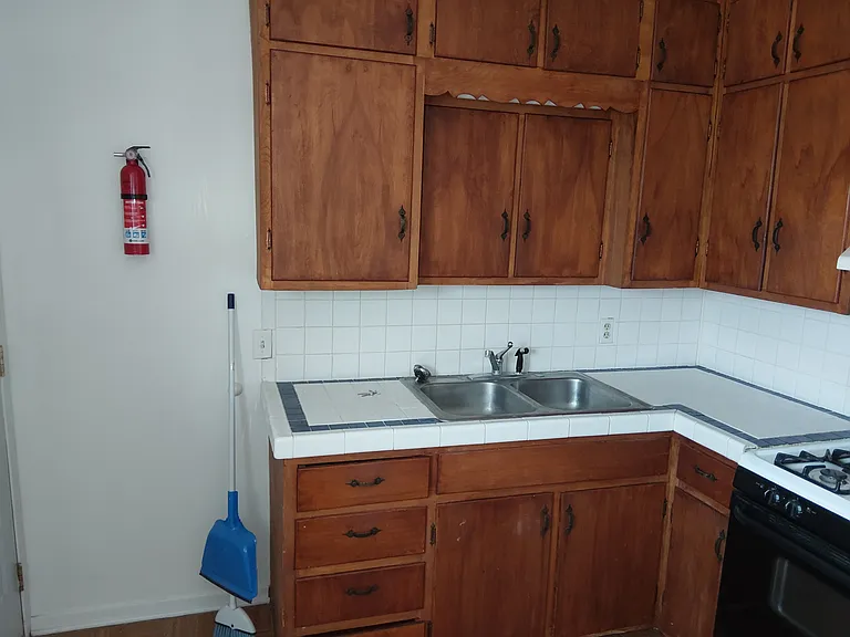 303 S State St #2-C — Photo 32