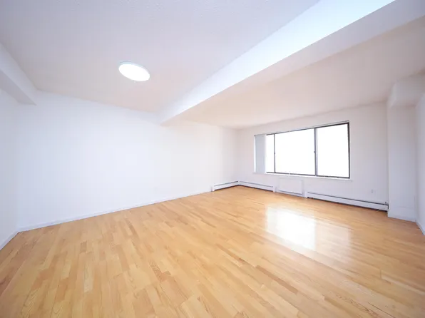 1910 Avenue V image 14 of 19