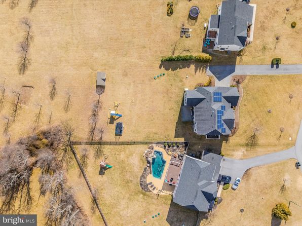 18311 Chelsea Knolls Dr, Mount Airy, MD 21771