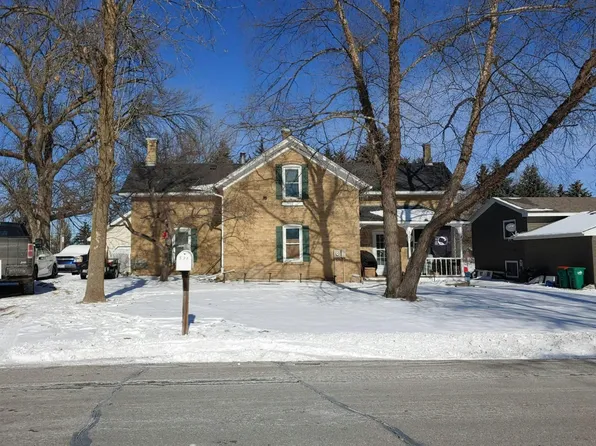 599 Independence Ave, Chaska, MN 55318